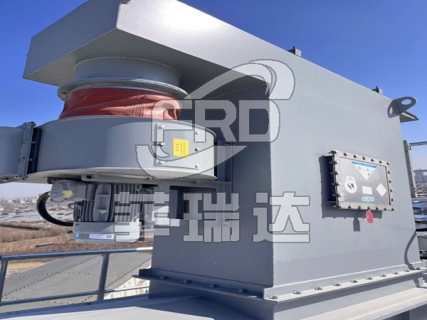 水泥廠倉(cāng)頂氣箱式脈沖袋式除塵器